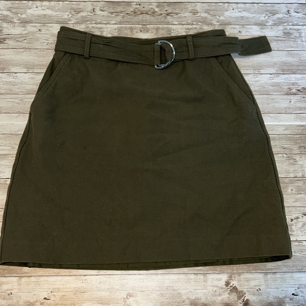 Ann Taylor olive green, lined mini skirt w/removable belt & pockets -size 6
